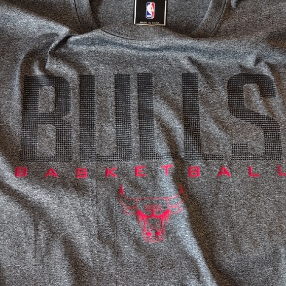 UNK Gray Bulls Long Sleeve Tee - Picture 4 of 7